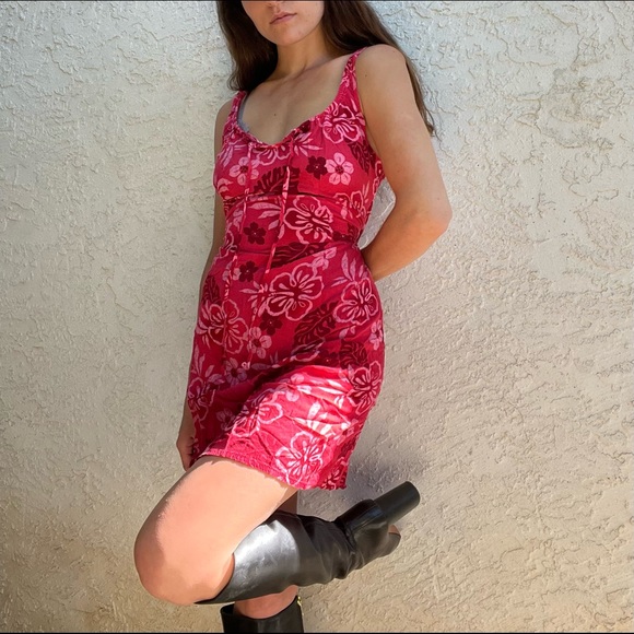 ❤️ SOLD ❤️ Red Hawaiian Print Midi Mini Dress - Picture 1 of 2